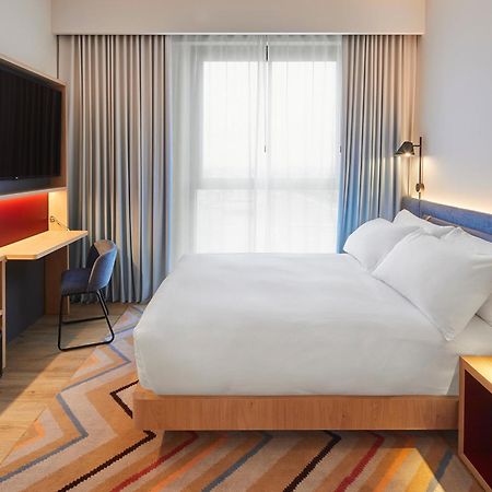 Hampton By Hilton Barcelona Fira Gran Via Hotel L'Hospitalet de Llobregat Bagian luar foto