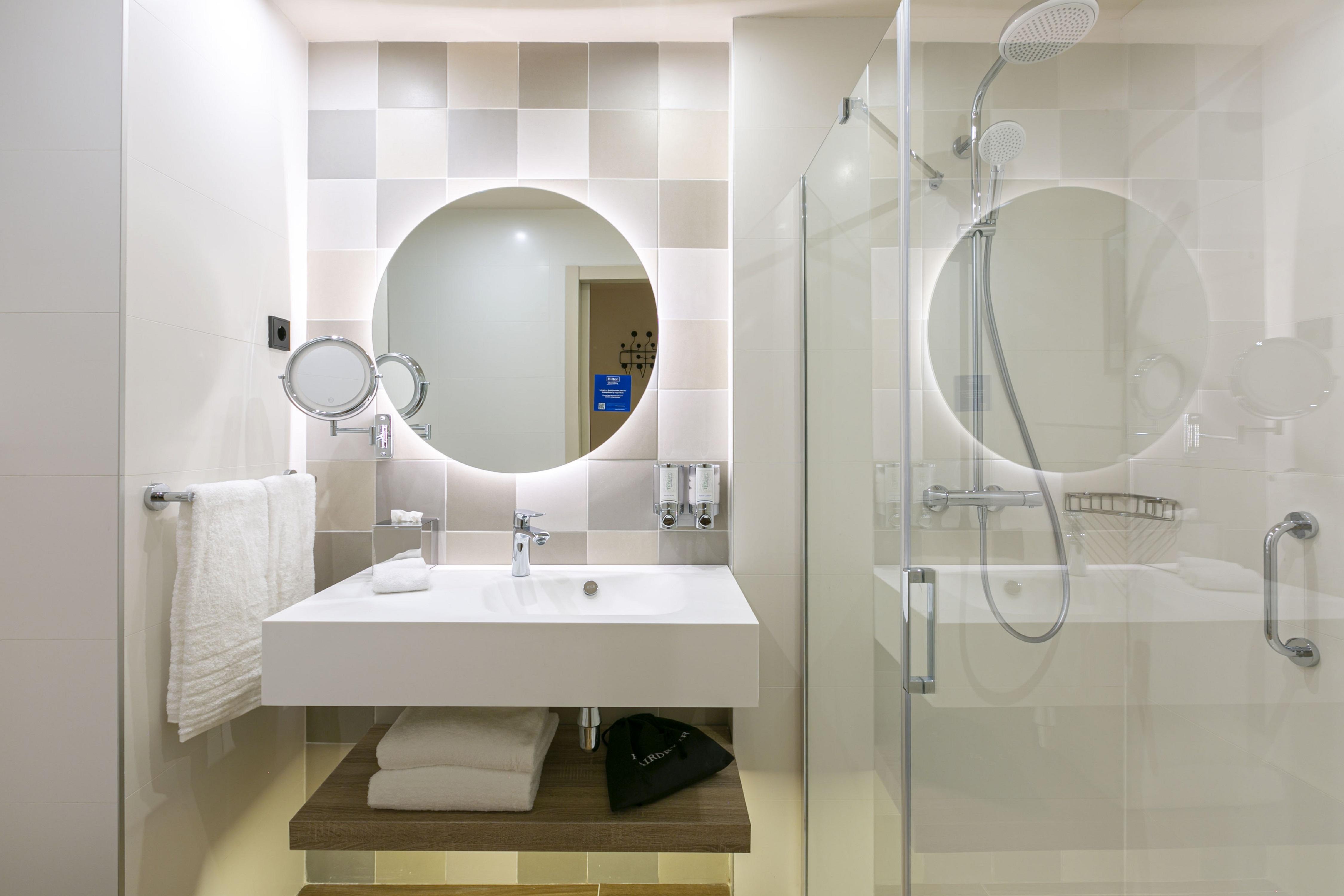 Hampton By Hilton Barcelona Fira Gran Via Hotel L'Hospitalet de Llobregat Bagian luar foto