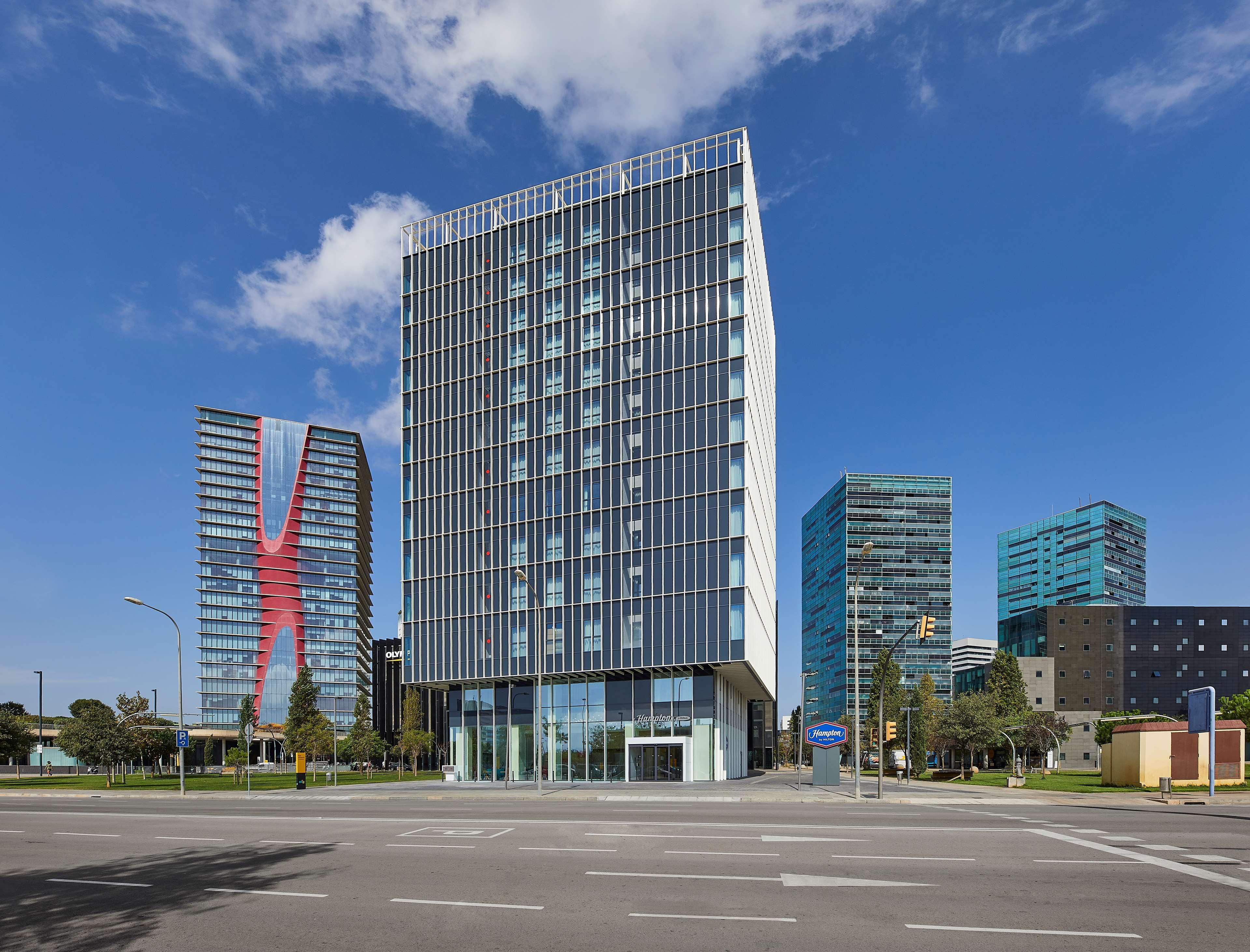 Hampton By Hilton Barcelona Fira Gran Via Hotel L'Hospitalet de Llobregat Bagian luar foto