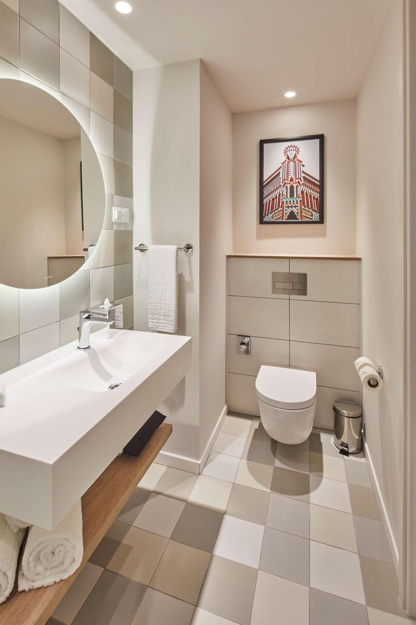 Hampton By Hilton Barcelona Fira Gran Via Hotel L'Hospitalet de Llobregat Bagian luar foto